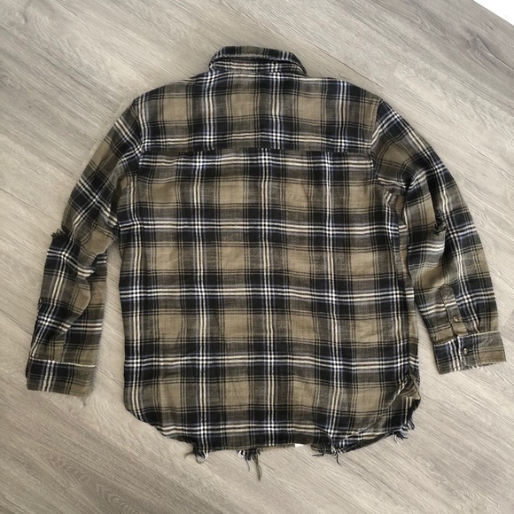 American Eagle Distressed Oversized Plaid - Picture 3 of 3
